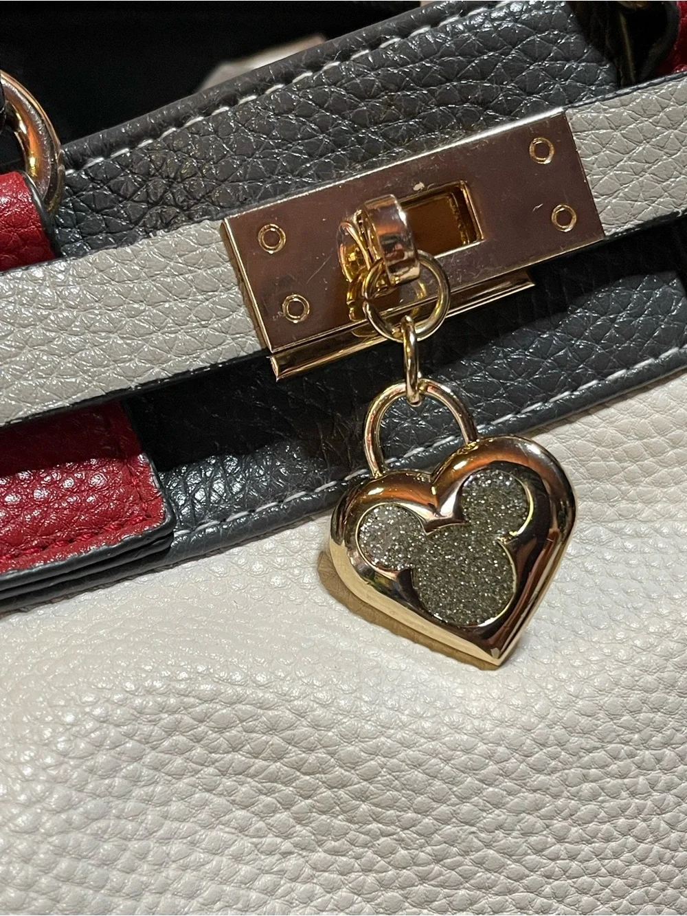 The Bradford Exchange Disney Mickey&Minnie Love Story Kissing Heart Satchel Bag